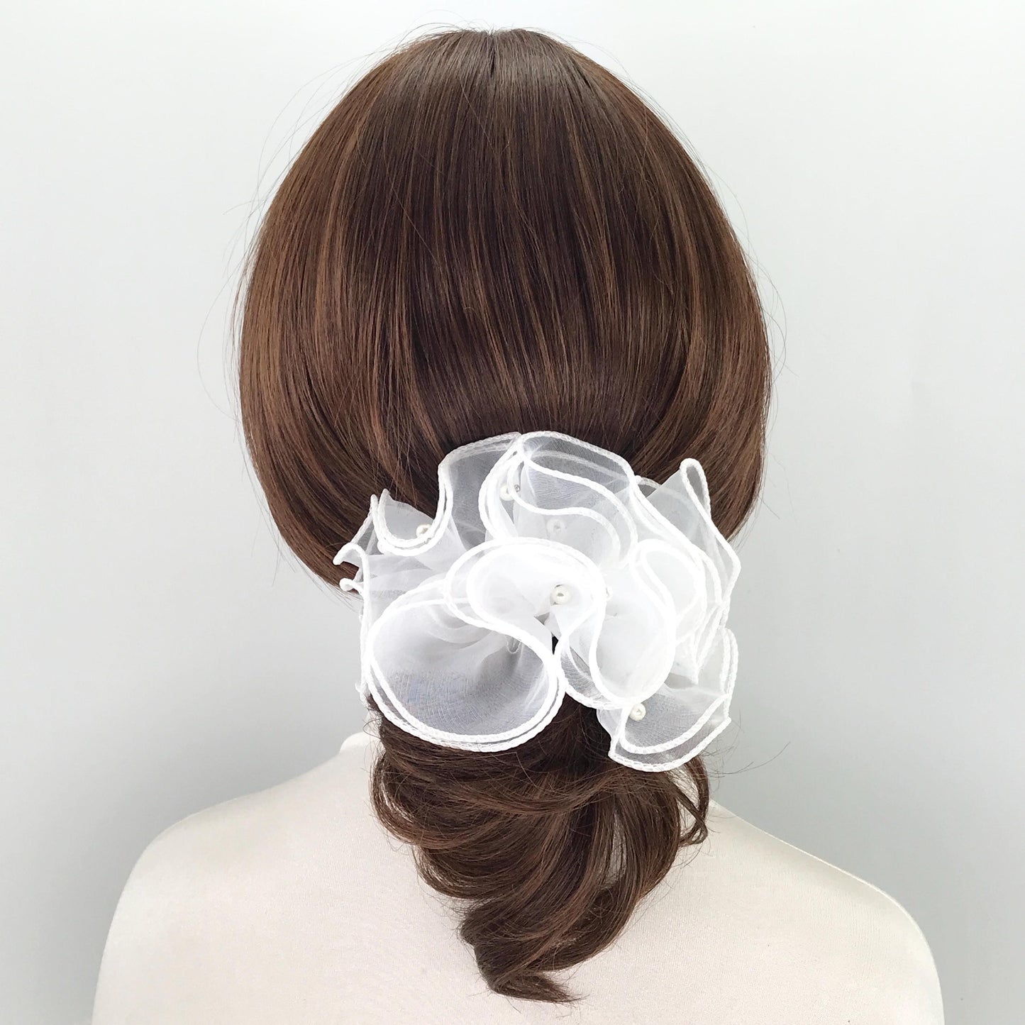 Unique Scrunchies Bridal Scrunchie Wavy Edge Artificial Pearls Attached Multilayer Pretty Ponytail Holder Stylish Hair Accessories in White