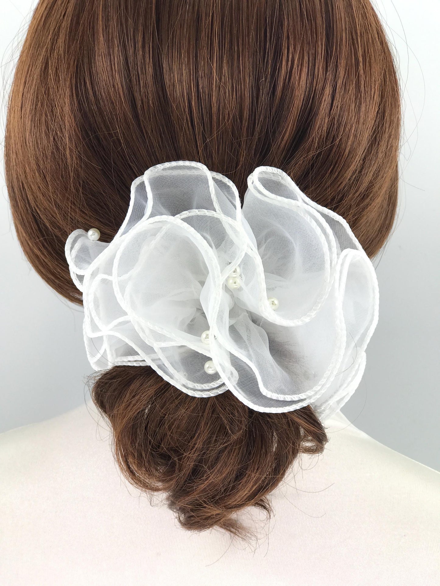 Unique Scrunchies Bridal Scrunchie Wavy Edge Artificial Pearls Attached Multilayer Pretty Ponytail Holder Stylish Hair Accessories in White