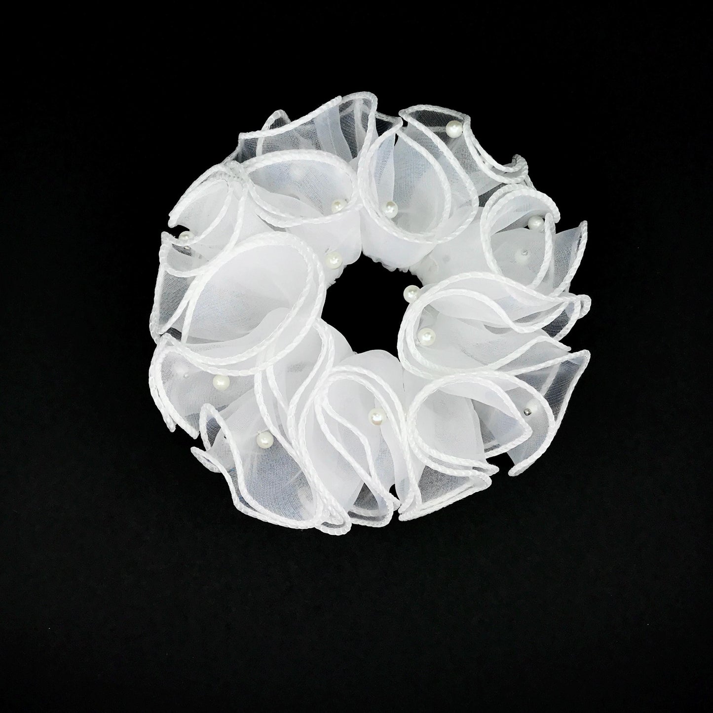 Unique Scrunchies Bridal Scrunchie Wavy Edge Artificial Pearls Attached Multilayer Pretty Ponytail Holder Stylish Hair Accessories in White