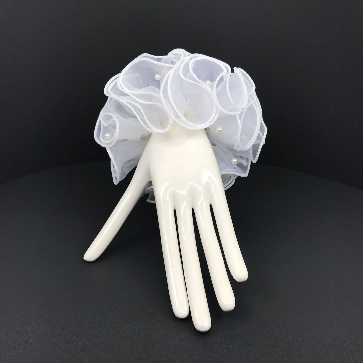 Unique Scrunchies Bridal Scrunchie Wavy Edge Artificial Pearls Attached Multilayer Pretty Ponytail Holder Stylish Hair Accessories in White