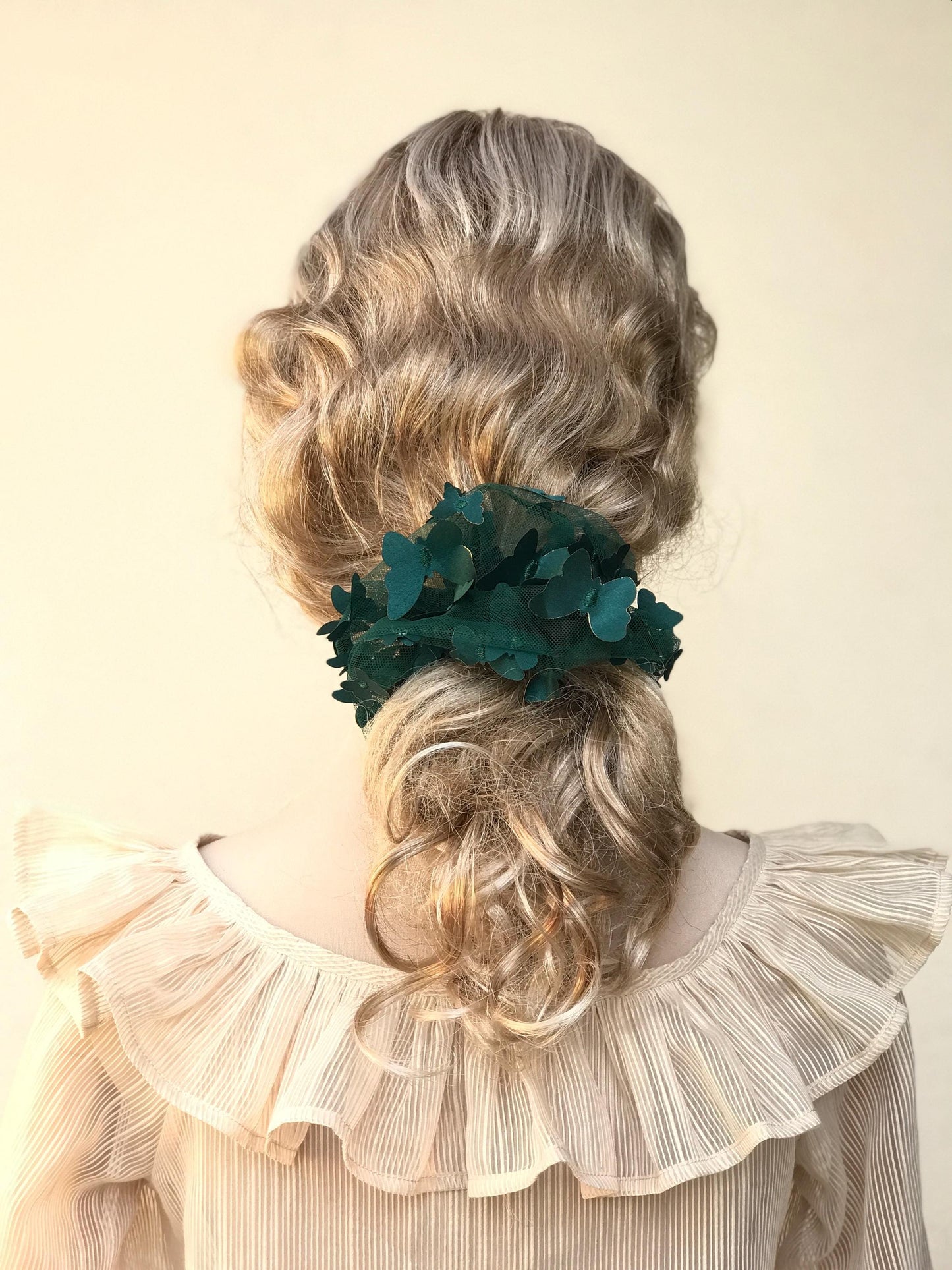 3D Butterfly Tulle Scrunchies Unique Hair Accessories Stylish Hair Ties Creative Ponytail Holder in Dark Green Golden Edge Butterfly Pattern