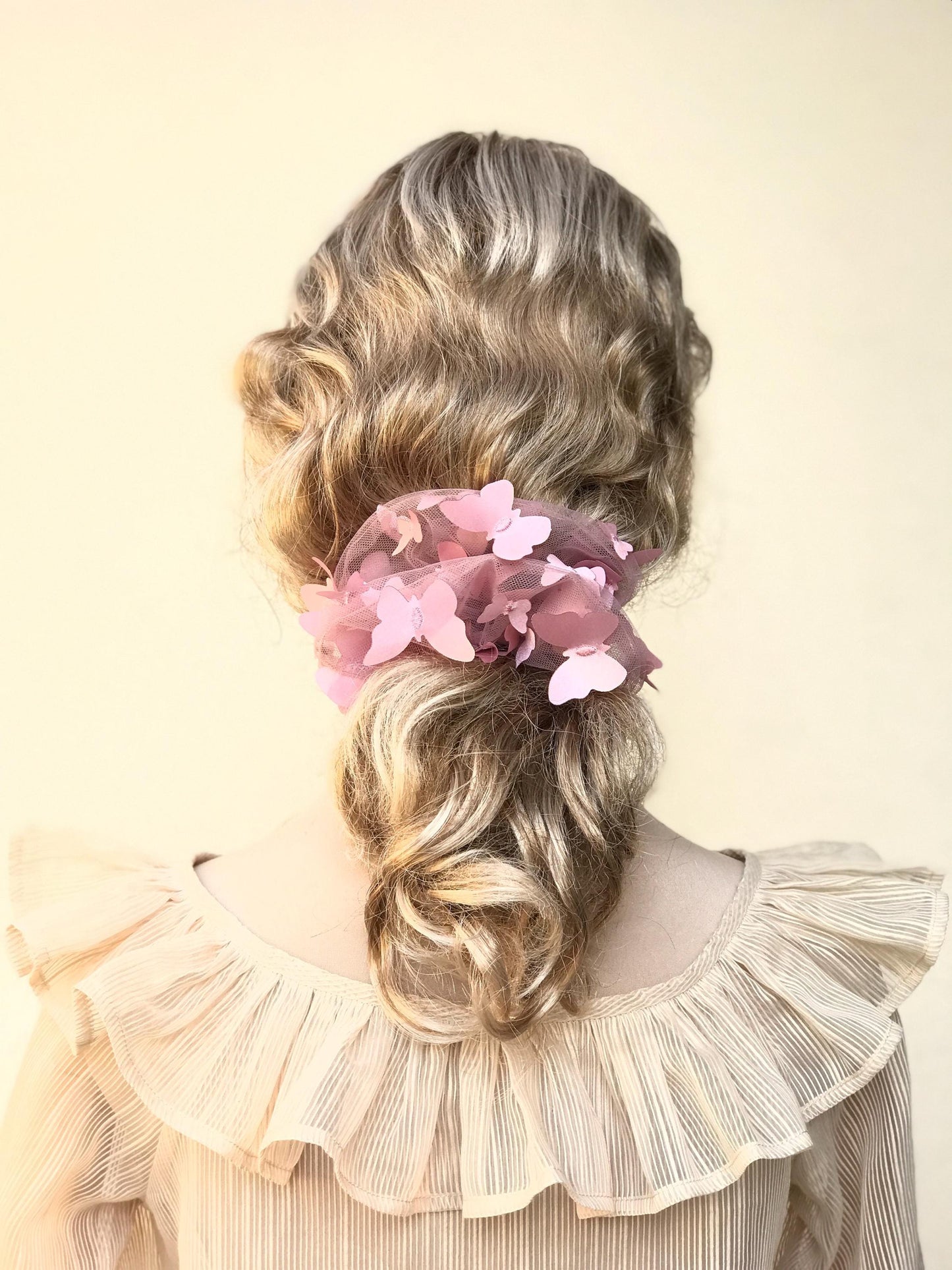 3D Butterfly Tulle Scrunchies Unique Hair Accessories Stylish Hair Tie Creative Ponytail Holder in Pastel Pink Golden Edge Butterfly Pattern