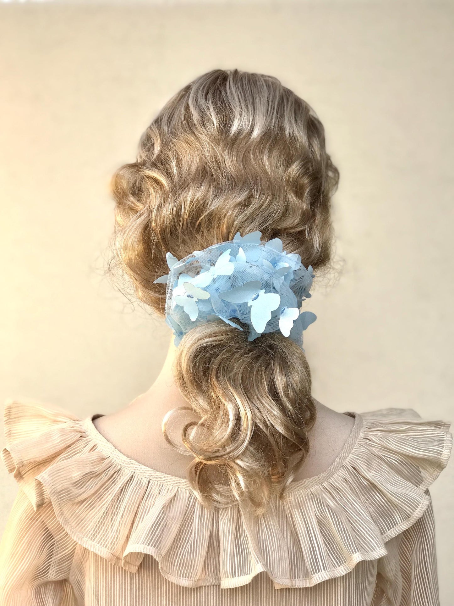 3D Butterfly Tulle Scrunchies Unique Hair Accessories Stylish Hair Ties Creative Ponytail Holder in Light Blue Golden Edge Butterfly Pattern