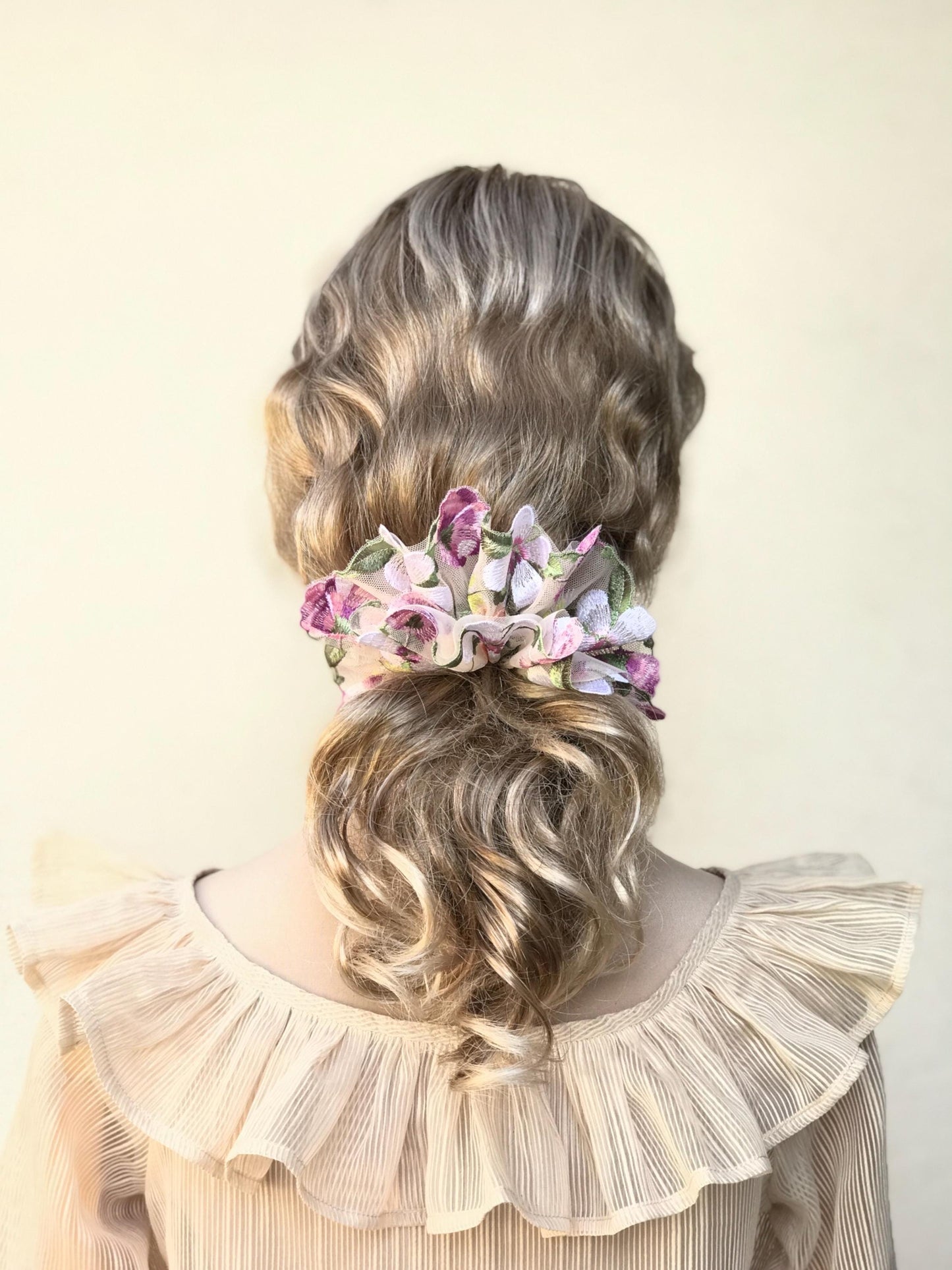 Gorgeous Scrunchies Floral Scrunchy Passionate Color Daily Beach Party Wear Trendy Hair Accessories Stylish Hair Ties Unique Ponytail Holder