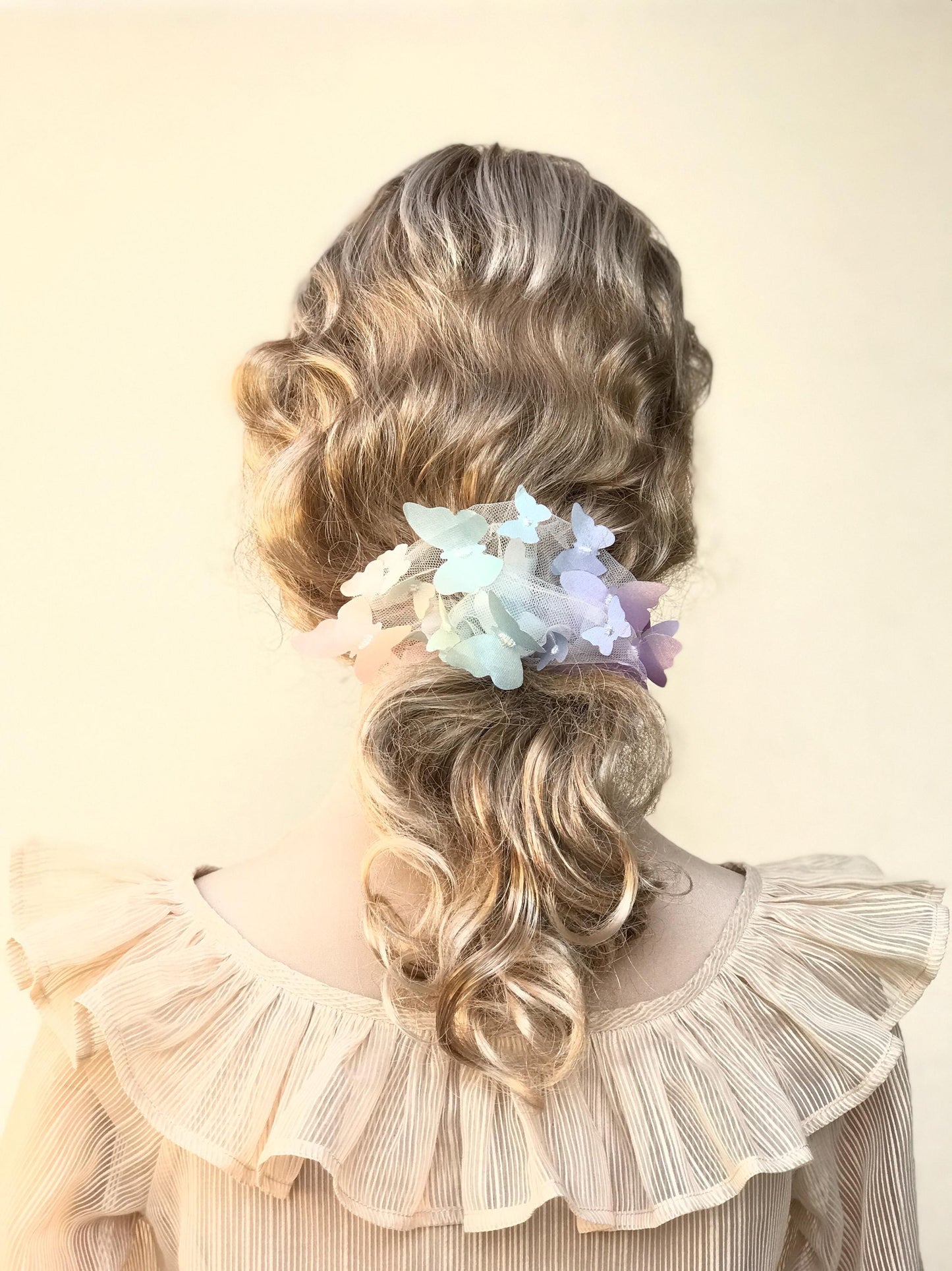 3D Butterfly Tulle Scrunchies Unique Hair Accessories Stylish Hair Ties Creative Ponytail Holders in Colorful Silver Edge Butterfly Pattern