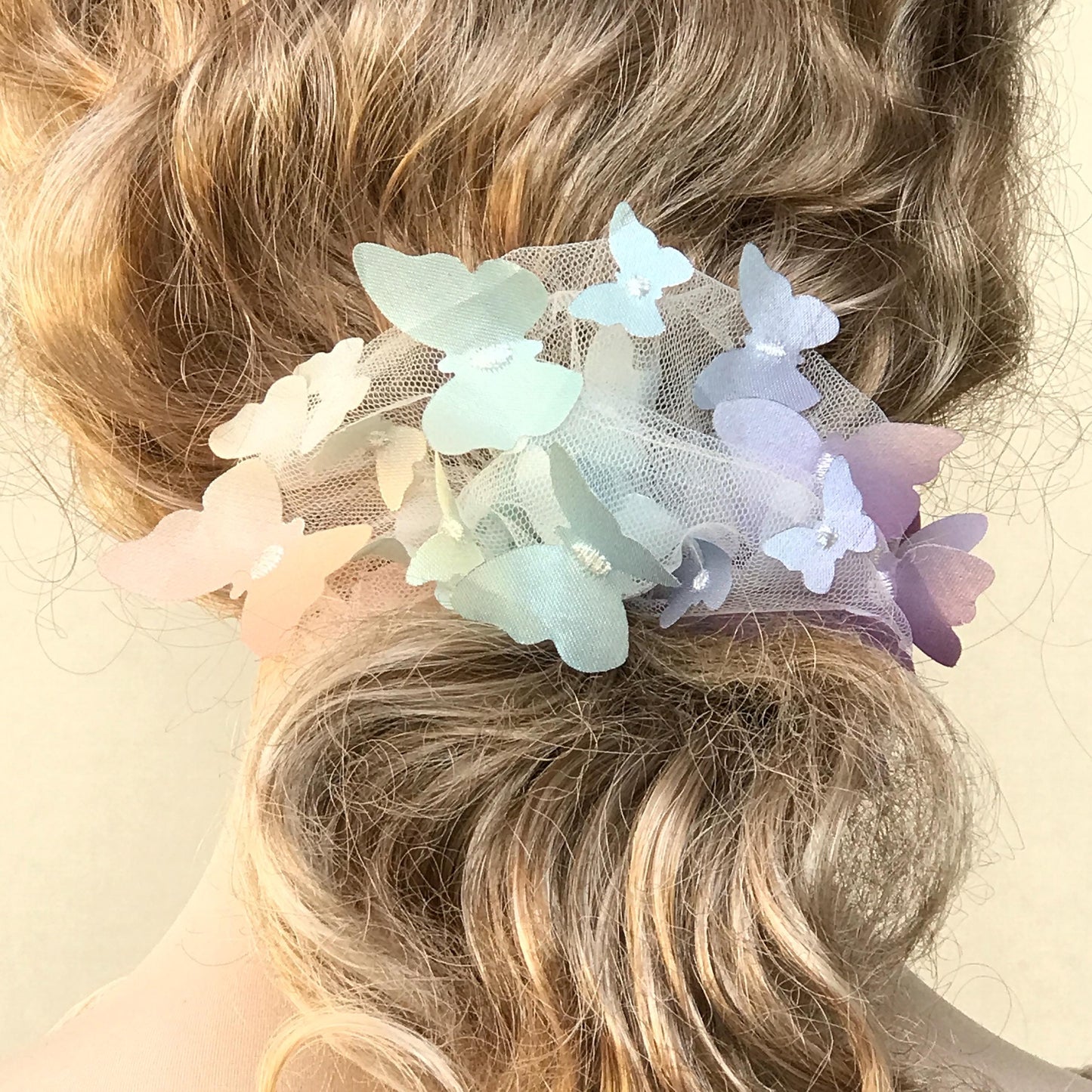 3D Butterfly Tulle Scrunchies Unique Hair Accessories Stylish Hair Ties Creative Ponytail Holders in Colorful Silver Edge Butterfly Pattern