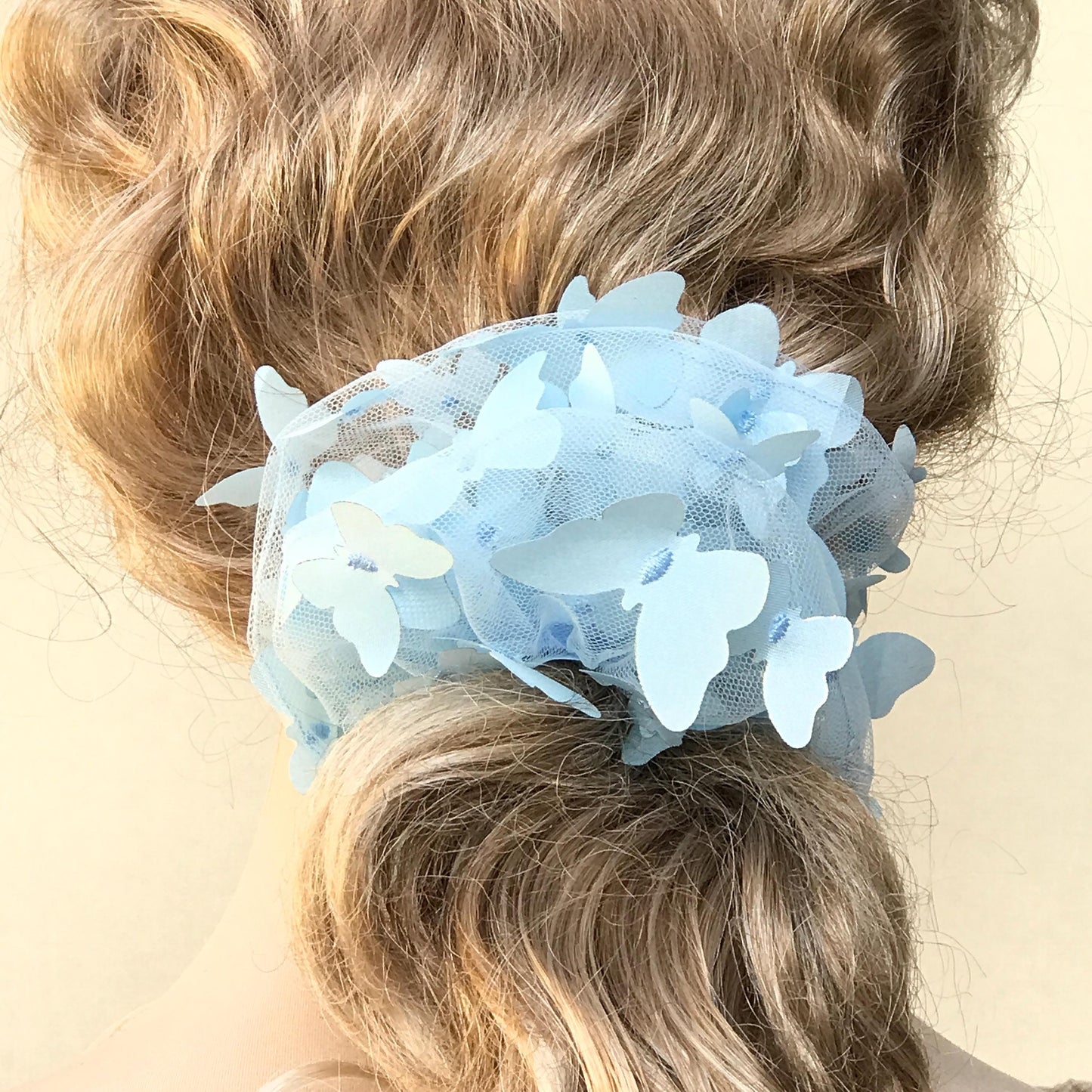 3D Butterfly Tulle Scrunchies Unique Hair Accessories Stylish Hair Ties Creative Ponytail Holder in Light Blue Golden Edge Butterfly Pattern